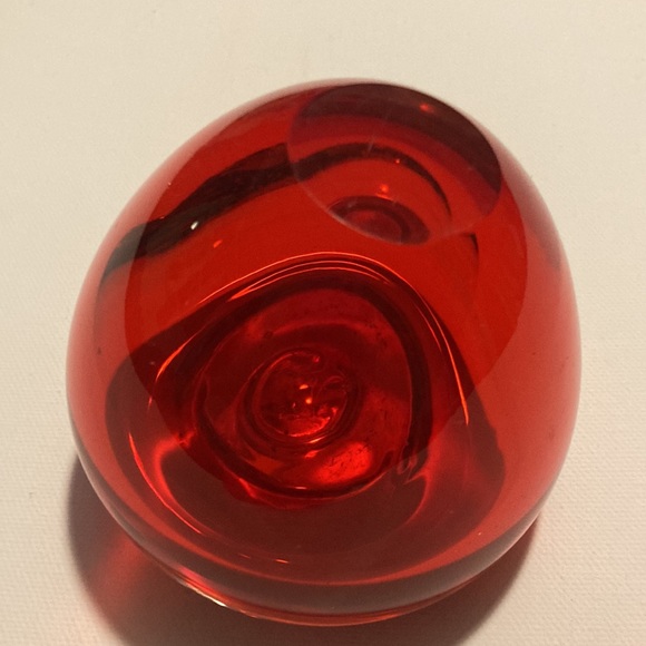 Red Candy Apple Solid Hand Blown Glass Apple Paperweight - Picture 3 of 4